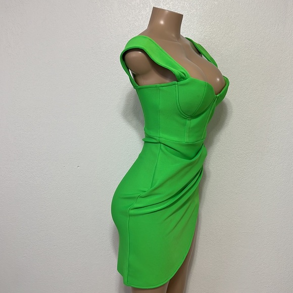 Green Dress - Picture 2 of 5